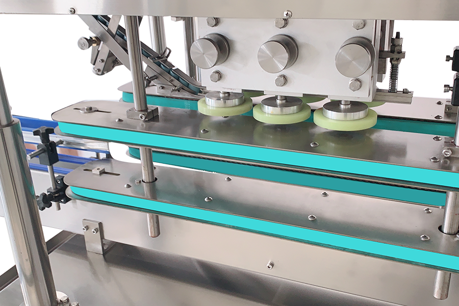 Screw capping machine 